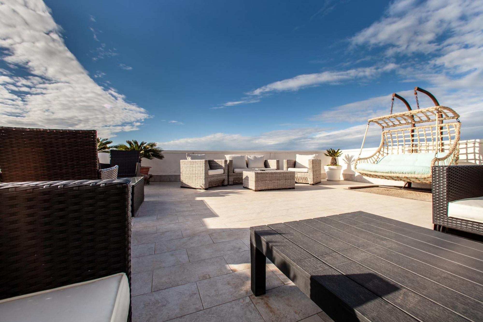 Mh Suites Rooms Apartments Баколи Екстериор снимка