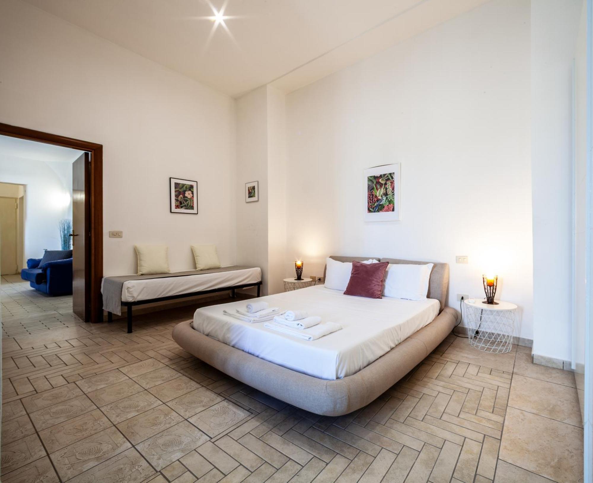 Mh Suites Rooms Apartments Баколи Екстериор снимка