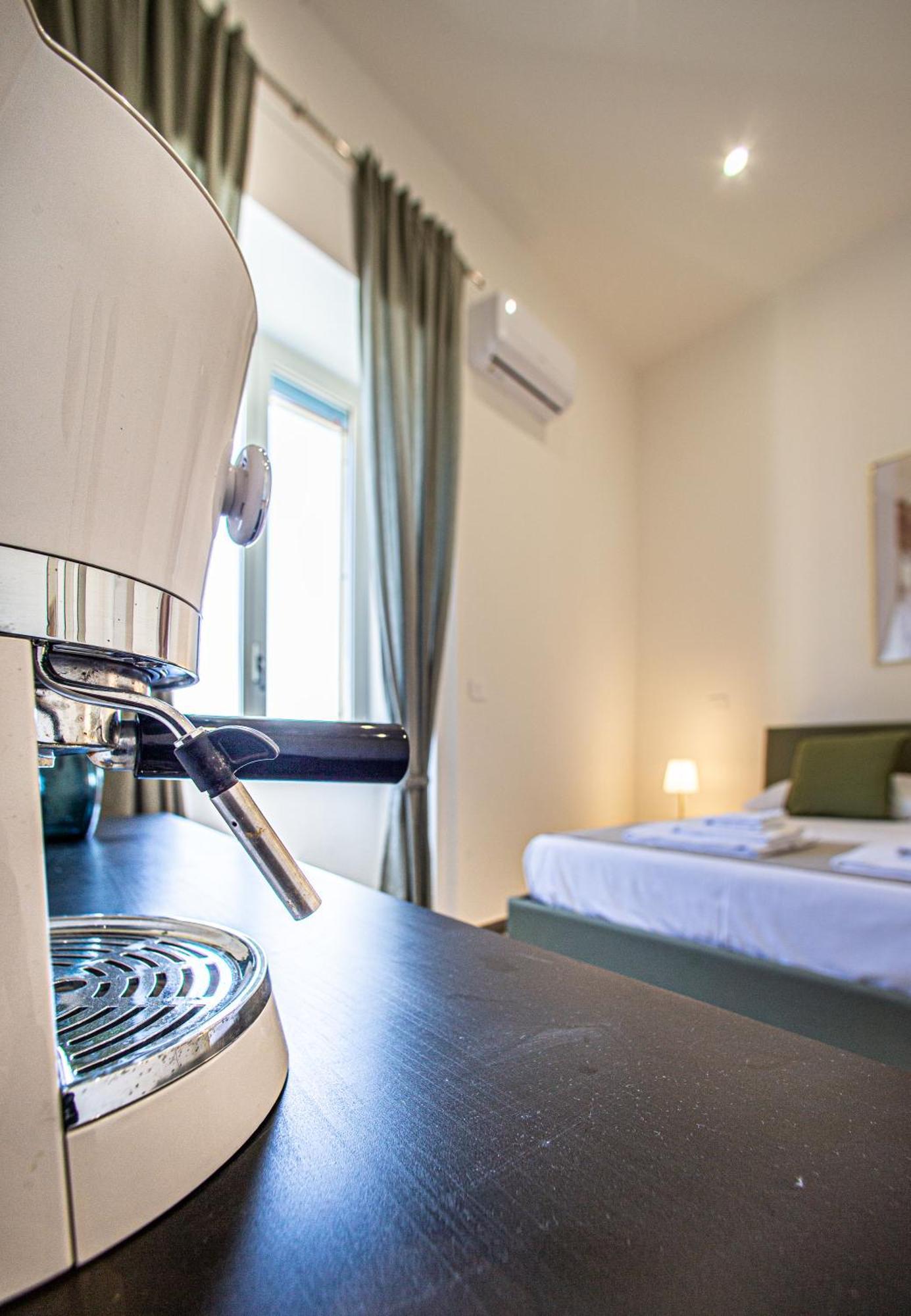 Mh Suites Rooms Apartments Баколи Екстериор снимка