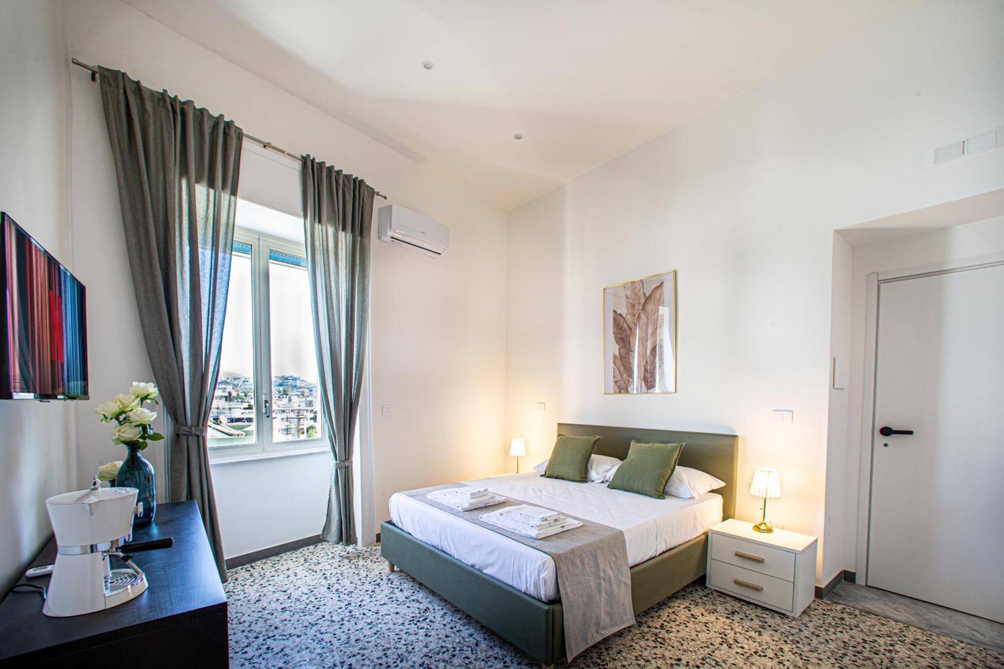 Mh Suites Rooms Apartments Баколи Екстериор снимка